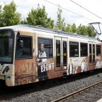 U-Bahn Richtung Nieder-Eschbach im "The Marvelous Eight" Theme an der Haltestelle