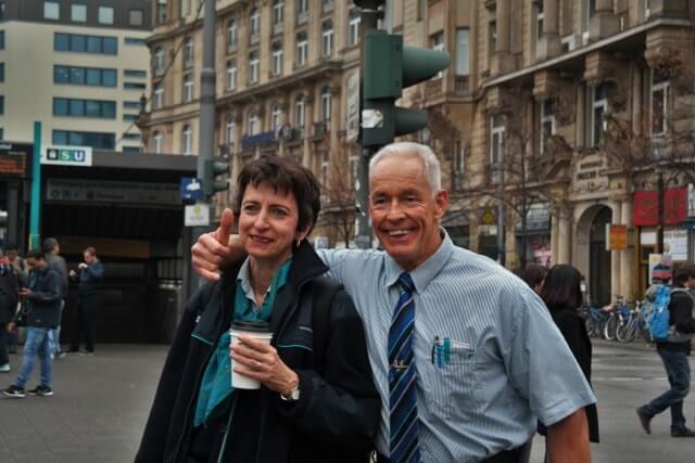 Der Bahnbabo und sein Frau in der Stadt