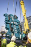Anlieferung des 7 Meter hohen Schneidradzentrums der Tunnelvortriebsmaschine Baumaßnahmen Verlängerung U5 Europaviertel